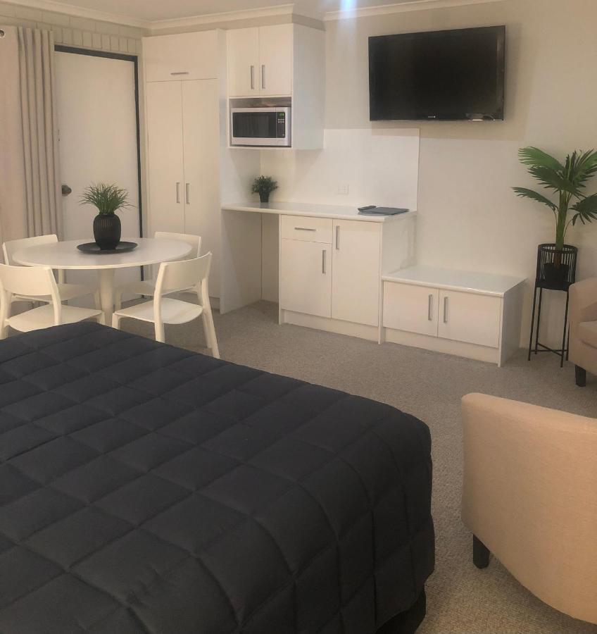 Estelle Kramer Motel Армидейл Екстериор снимка