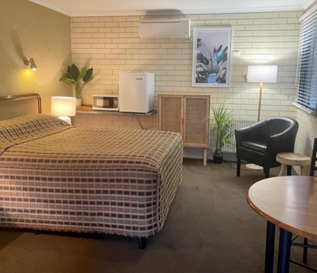 Estelle Kramer Motel Армидейл Екстериор снимка